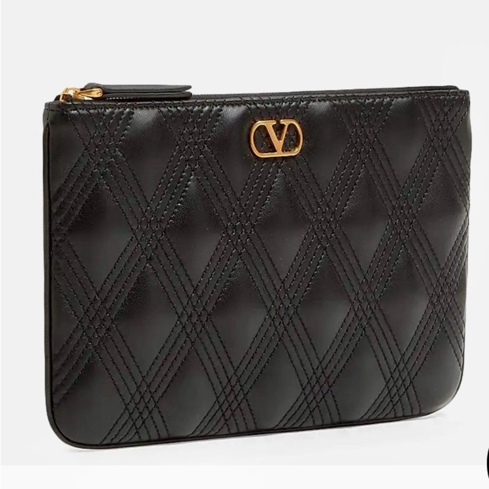 NWT - Valentino Garavani Quiltie 67 pouch in Nappa leather.